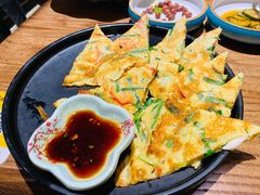 海鲜葱饼-明洞阿姨·韩式酱蟹烤肉·创意料理(三元桥店)