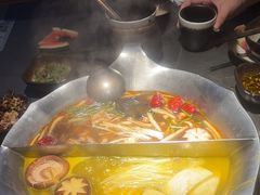 -湊湊火锅·茶憩(杭州湖滨银泰in77店)
