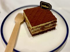 -LAVAZZA 拉瓦萨咖啡(北外滩来福士店)