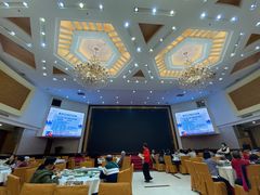 -东豪园林海鲜酒家(南港路辅路店)