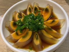 虎皮青椒拌黄心皮蛋-小雅木姜子烤鸡·贵州菜(鸿通城店)