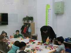 -艾克瑞特机器人教育(金狮校区)