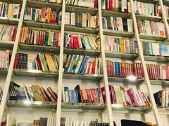 -钟书阁(松江泰晤士小镇店)