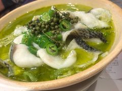 -渝是乎酸菜鱼·川渝小炒(新世界百货望京店)