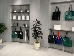 -M Stand(南京紫峰大厦店)