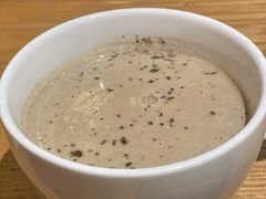 奶油蘑菇汤-HELLO 27 意面·沙拉·帕尼尼