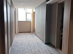 -西安大雁塔科技大学地铁站亚朵酒店