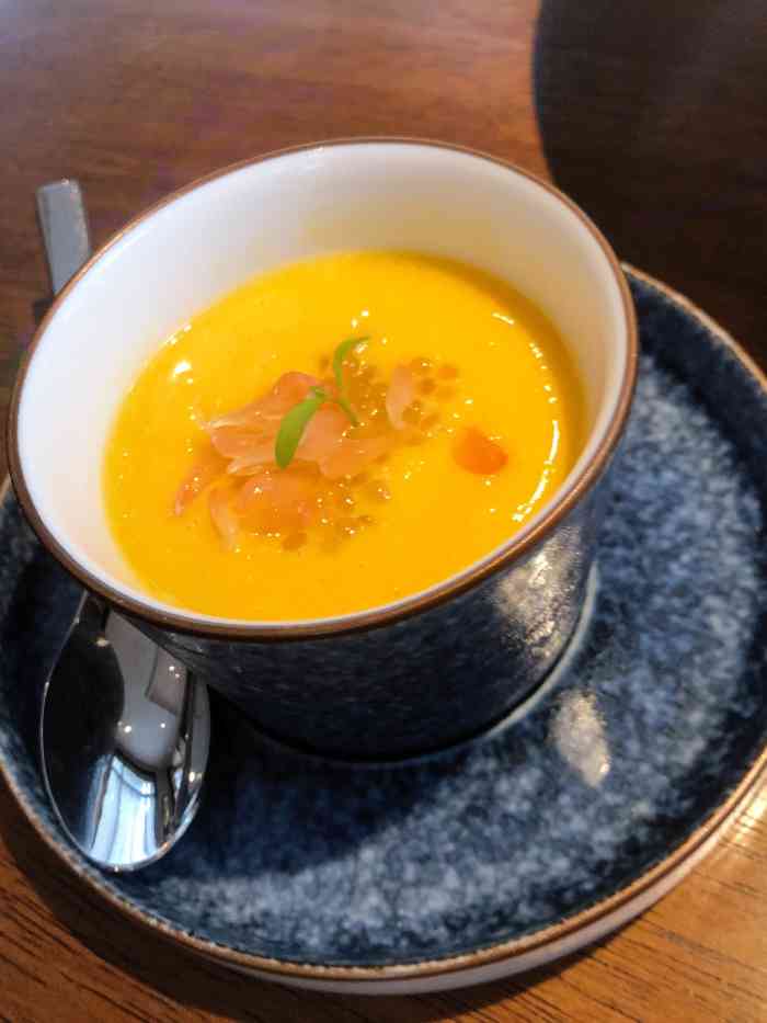 蓝桂餐厅-"好像比较新开的店,比较偏,路不好开且限速.