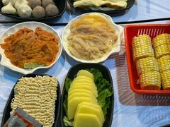 -鲜入围煮花胶鸡海鲜火锅