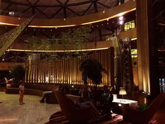 -上海滴水湖皇冠假日酒店