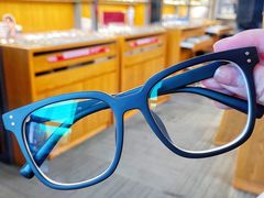 -优医视平价眼镜蔡司依视路折扣工厂店(十里堡店)