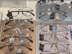 -J-Optical佳视明眼镜·蔡司视觉(青岛金茂览秀城店)