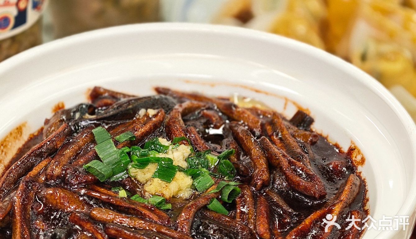 老板太懂上海人了，那么经典的菜这里都有！