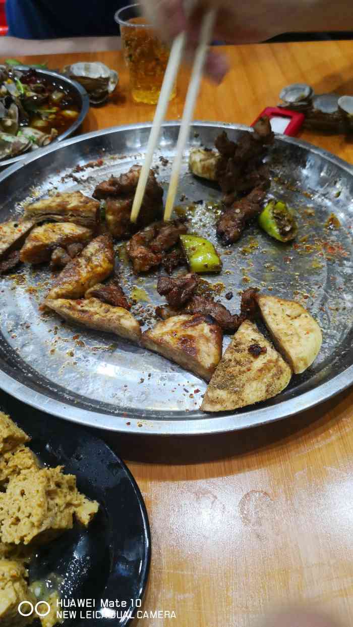 老胖烧烤-"送的烤馍和青椒还凑合 肉串已经没有之前好.