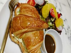 牛油果鸡蛋沙拉可颂-WHEAT&BAKER-麥(凯德来福士店)