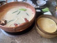 -三人行骨头王火锅(长寿店)