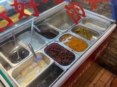 -爆炸头阿姨小四川正宗川味小吃(无任何分店)