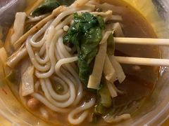 -龙香记桂林米粉(东扬威街11号楼店)