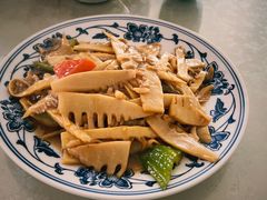 台蘑炒山笋-天天向上素食餐厅(五台山店)