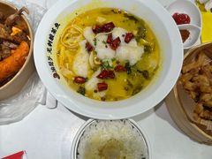 -渝是乎酸菜鱼(龙旗购物中心店)