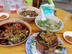 -杨三娘跷脚牛肉(羊子山西路店)