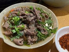 -大众跷脚牛肉馆·非遗传承单位(峨眉山店)