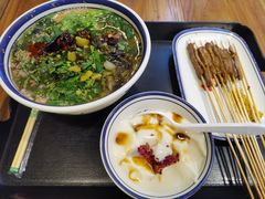 -云阿蛮云南生烫牛肉米线(奉贤路店)