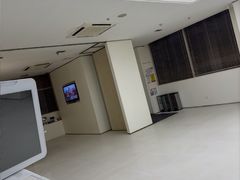 -卡罗酒店(东门晒布地铁站店)