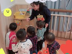 -小门牙好性格托育(北外滩中心)