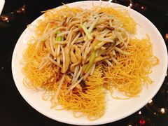韭黄鸡丝两面黄-北京四季酒店·采逸轩