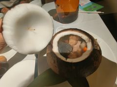 原只椰炖乌鸡汤-汤城小厨•粤菜•靓汤(苏州街店)