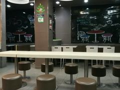 大堂-华莱士·全鸡汉堡(沙井车站店)
