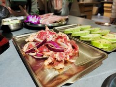 -围炉肉舍•炭烤活鳗•丹东海鲜烤肉(步行街店)