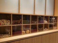 面包甜点陈列柜-炖物24章·顺时轻养茶(黄龙店)