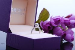 -威德钻石-克拉钻大本营(南京东路店)