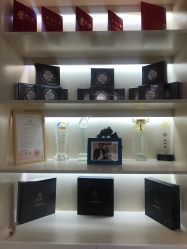 -Bollins波林丝•专研护发中心