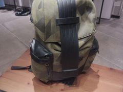 -URBAN REVIVO(高德置地广场·春广场店)