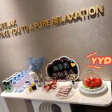 吃草莓总不会变胖了吧[抠鼻]