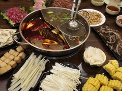 -乡土黄·鲜牛肉火锅·小龙虾(兴业街店)