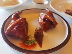 玻璃皮烤乳鸽-富力丽思卡尔顿酒店·丽轩中餐厅