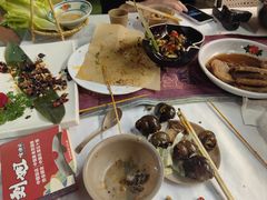 -刘姐啤酒鱼民族演艺餐厅(西街总店)