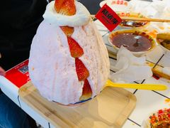 草莓雪顶牛奶刨冰-陆依萍重庆火锅商行(龙湖时代天街店)