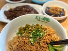 -呷佬·长沙手工米粉(金沙江路店)