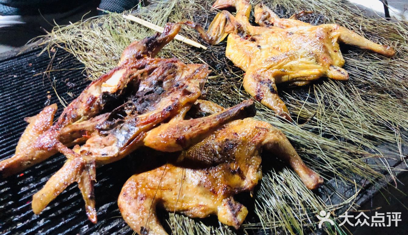 略显悲伤 松枝烤鸡、熏牛肉