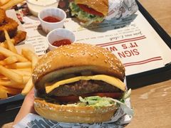 -The Habit Burger Grill 哈比特汉堡(复兴soho店)