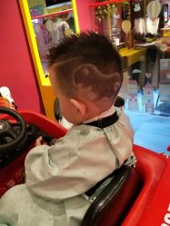 -Mini Me儿童美发王国(友好时尚购物城店)