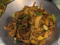 -卢大鲜鱼头捞饭(美利广场店)