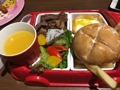 -拉亚汉堡经典餐厅(商城路店)