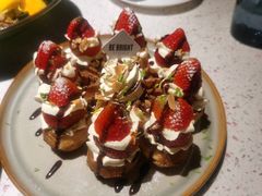 草莓忌廉华夫饼-BE BRIGHT KITCHEN(正佳广场店)
