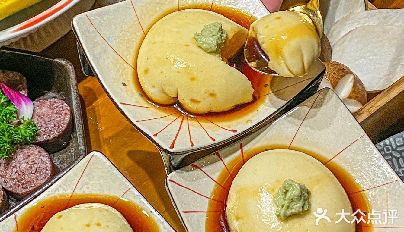 全程也都有帮烤 还有给一盘灵魂葱丝 生菜包肉绝！